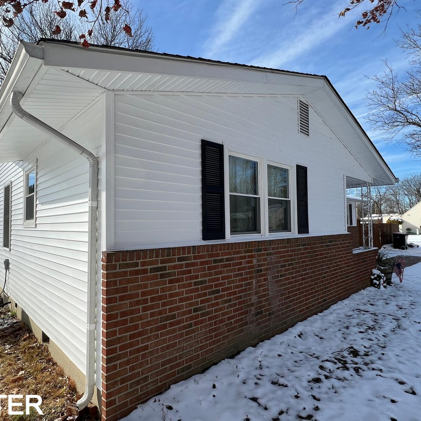 Completed JRG Builders siding and gutter project